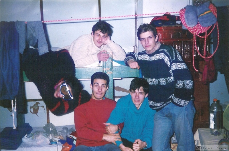 051.jpg