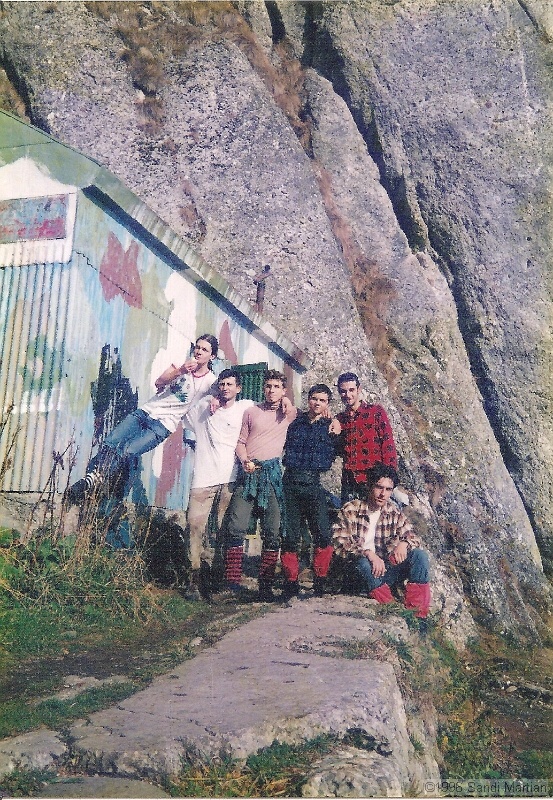 002.jpg