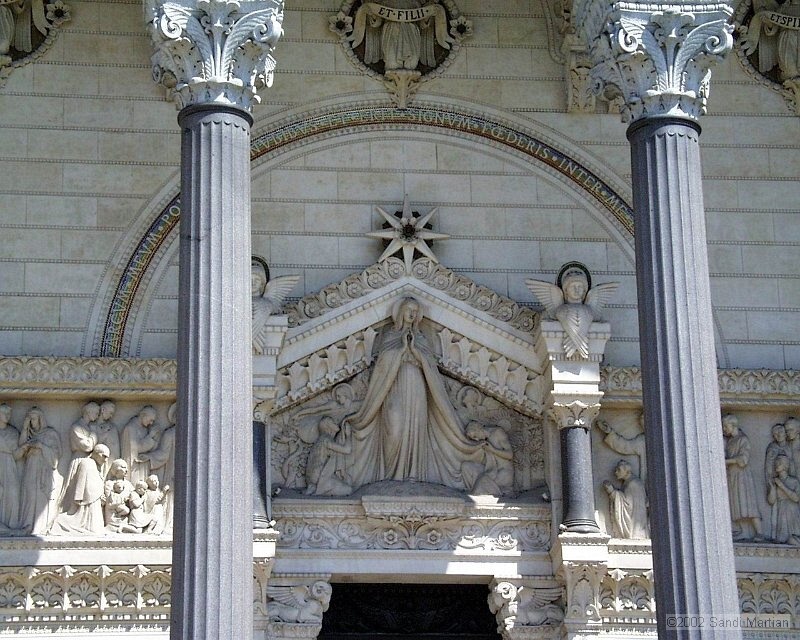 035.Intrarea_in_Catedrala_Notre_Dame_de_la_Garde.jpg